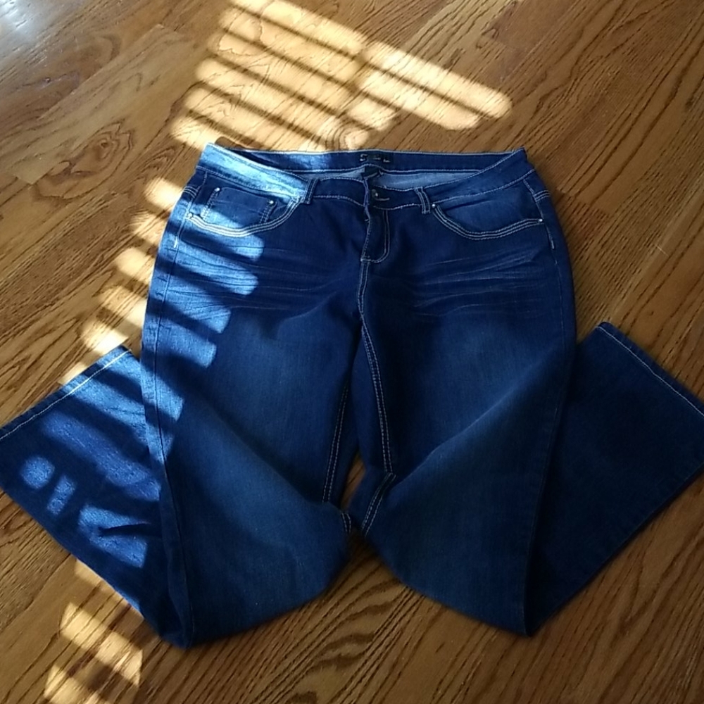 Blue Jeans - Picture 2 of 4